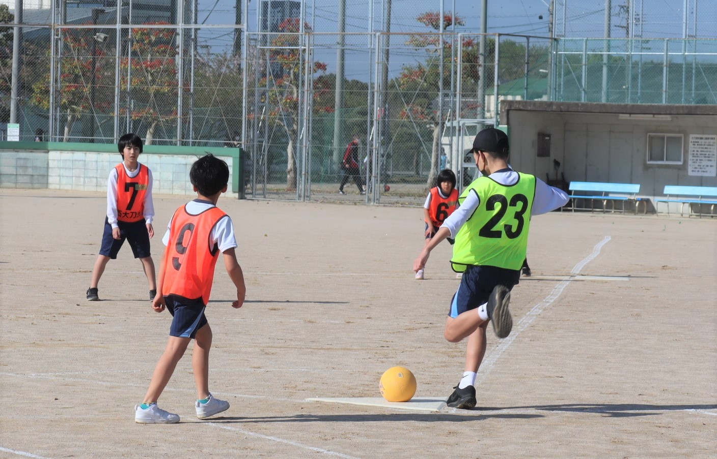 キックベースボール1